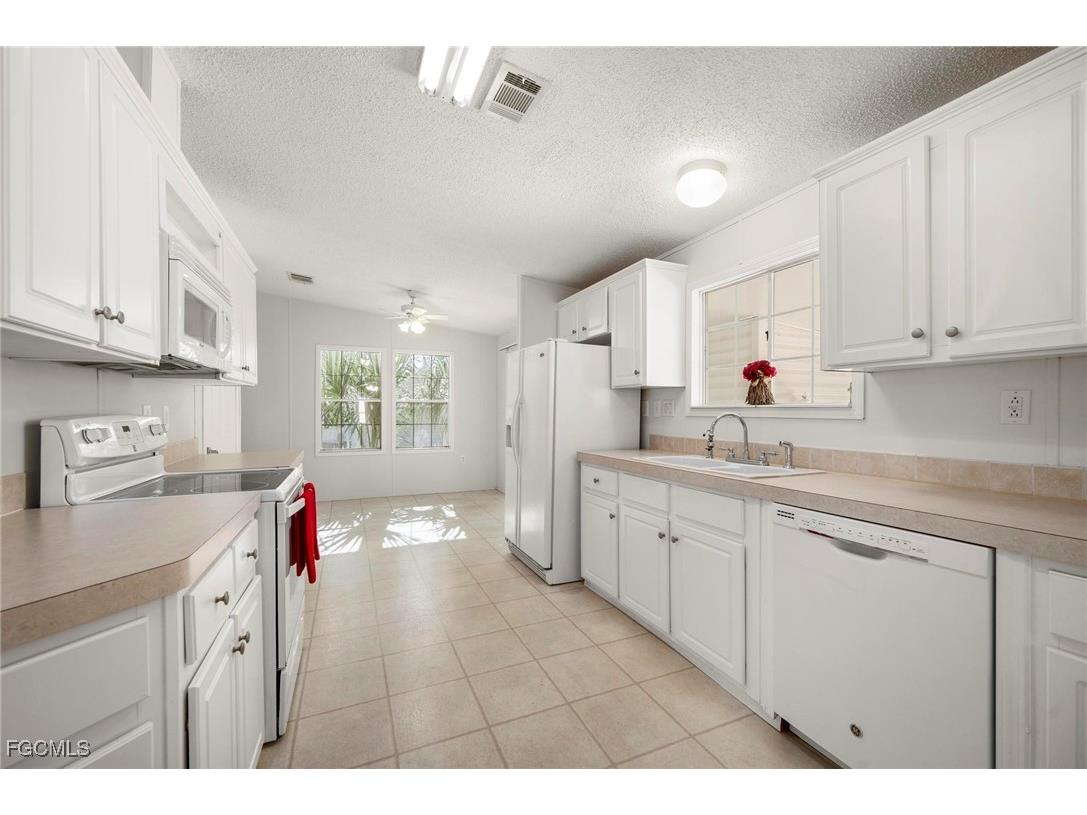 1000 Kings Highway #128 Port Charlotte FL 33980 2026000049 image14