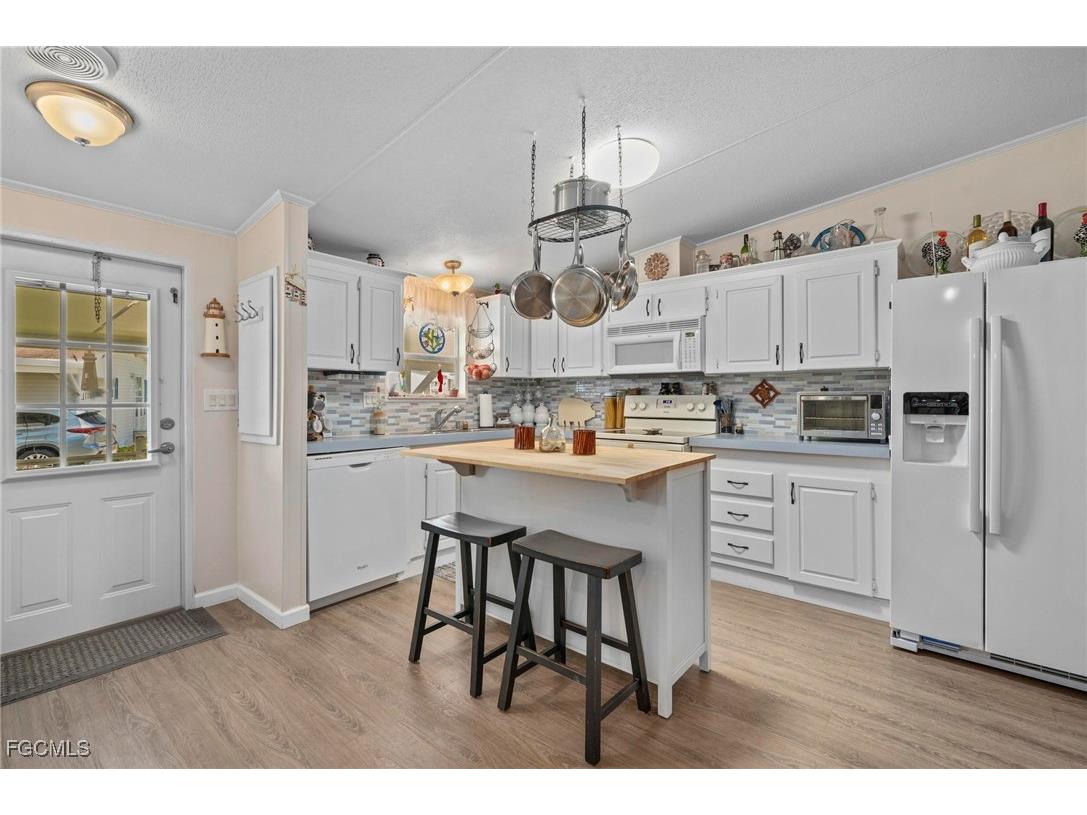 1000 Kings Highway #133 Punta Gorda FL 33980 2025011813 image16