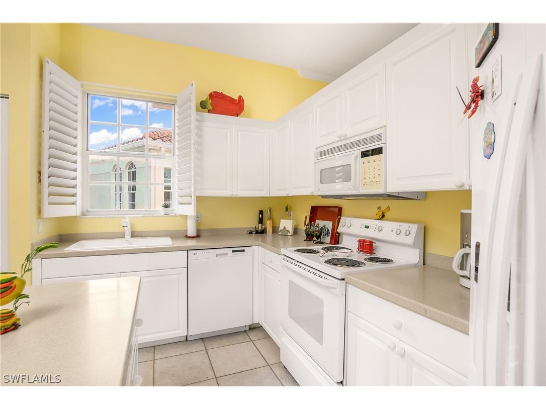1000 L Ambiance Circle #201 Naples FL 34108 226005397 image9