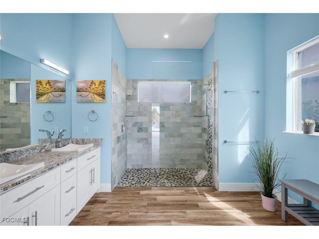 1000 NW 37th Place Cape Coral FL 33993 2025020945 image25