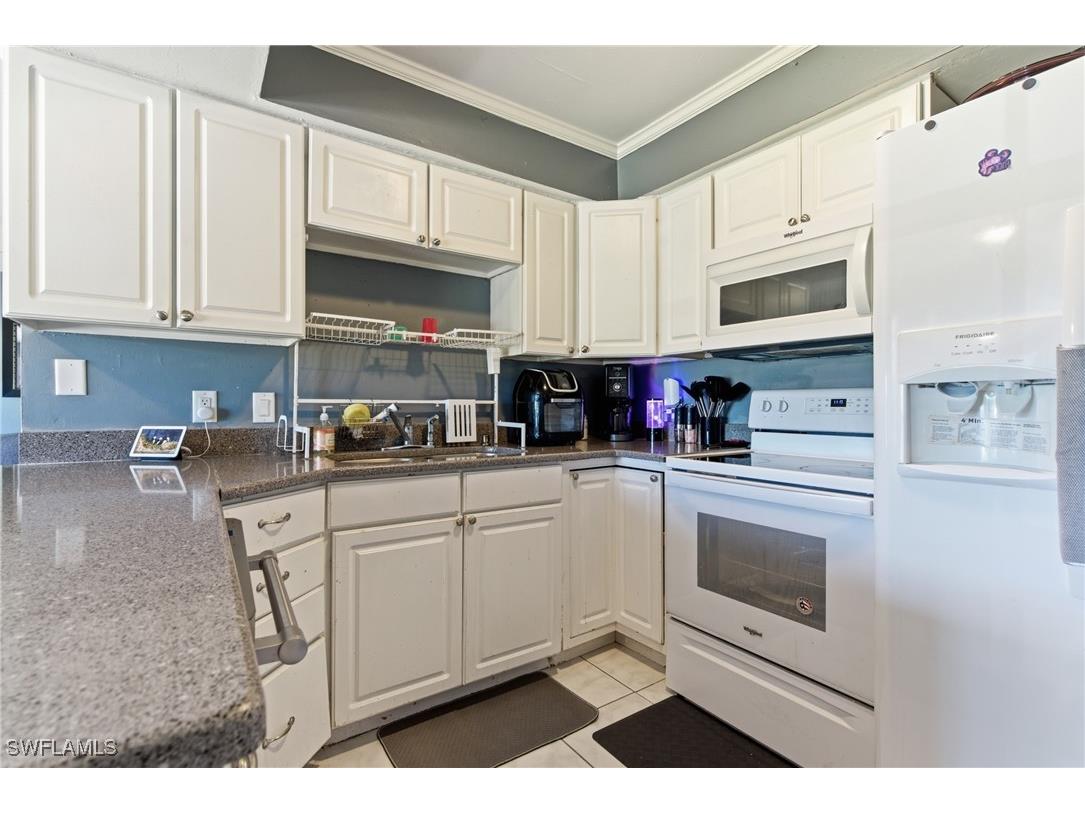 1000 S Alhambra Circle Naples FL 34103 225074439 image8