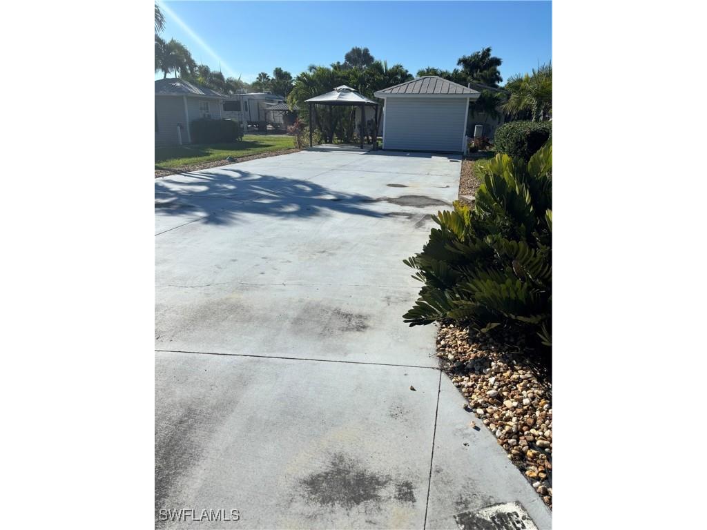 10002 Parkwood Drive Fort Myers FL 33905 225075048 image1