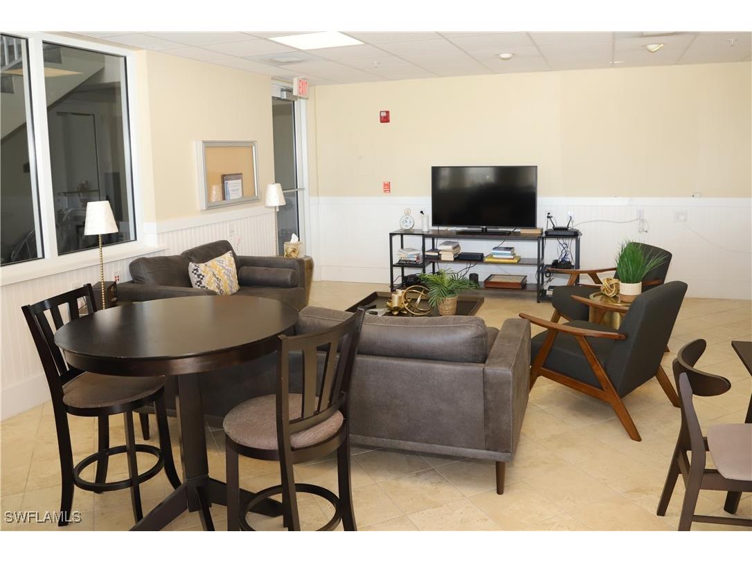 1001 10th Avenue S Naples FL 34102 225068357 image4