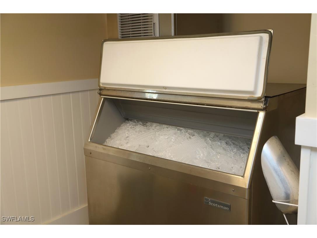 1001 10th Avenue S Naples FL 34102 225068357 image9