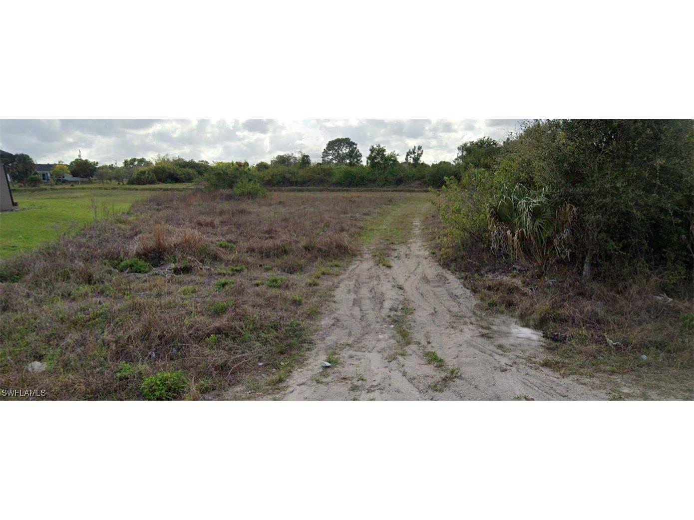 1001 Albert Avenue Lehigh Acres FL 33971 225012810 image1