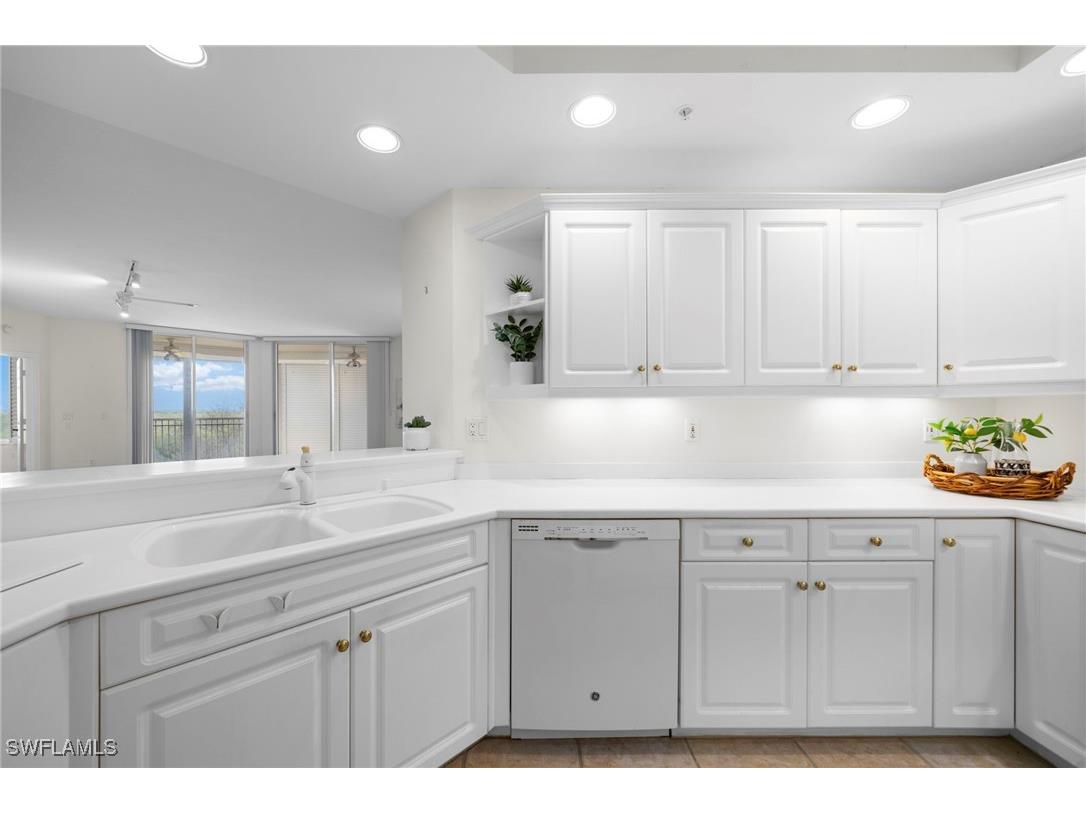 1001 Arbor Lake Drive #307 Naples FL 34110 224086715 image10