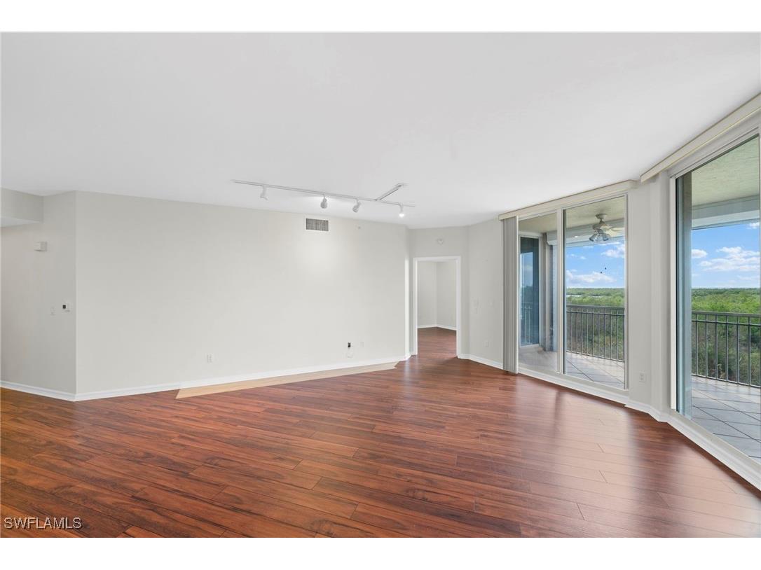 1001 Arbor Lake Drive #307 Naples FL 34110 224086715 image5