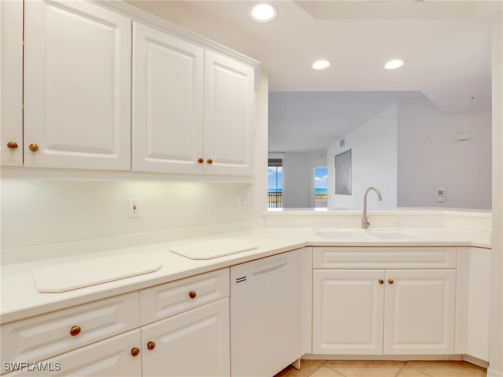 1001 Arbor Lake Drive #902 Naples FL 34110 225065875 image7