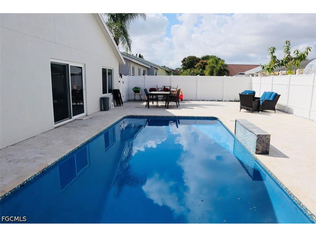 1001 Cape Cod Terrace Palm Beach FL 33413 2026015487 image1