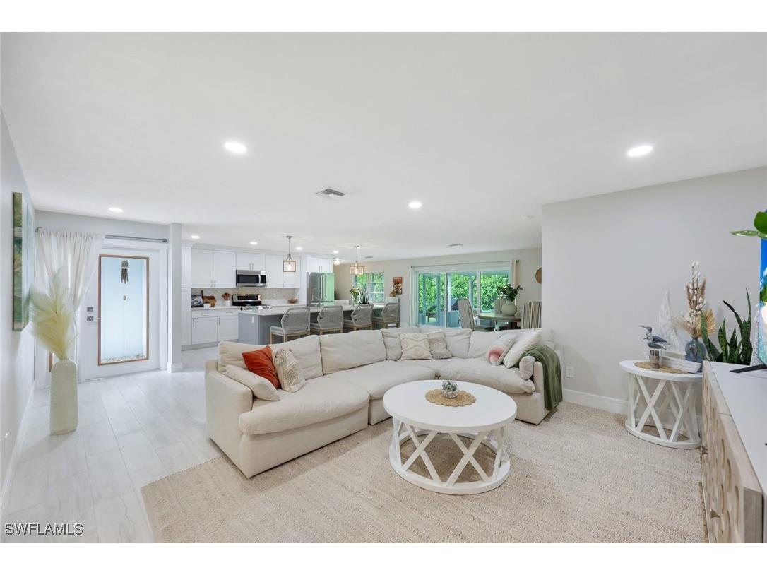 1001 N Town And River Drive Fort Myers FL 33919 224088581 image1