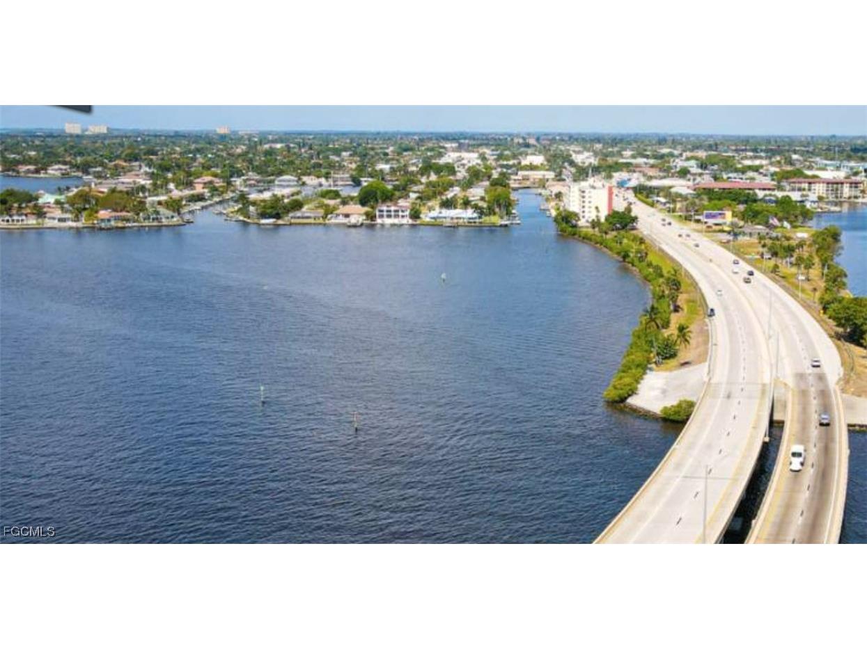 1001 Nelson Road N Cape Coral FL 33993 2025010563 image16