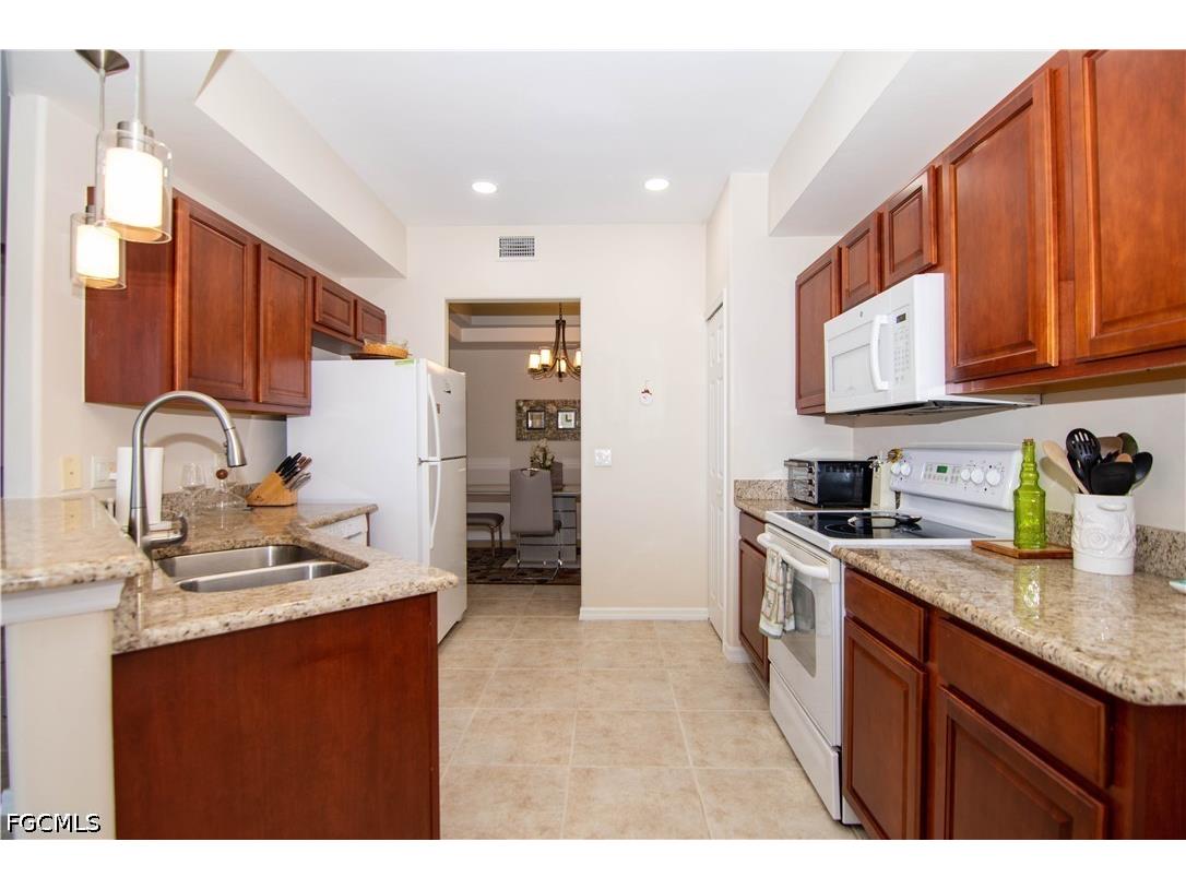 10010 Sky View Way #403 Fort Myers FL 33913 2026016934 image8