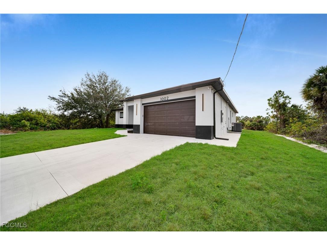 1002 Kanuga Street E Lehigh Acres FL 33974 2026002553 image2
