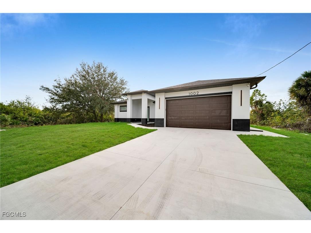 1002 Kanuga Street E Lehigh Acres FL 33974 2026002553 image3