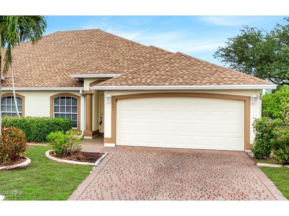 1002 SE 13th Avenue Cape Coral FL 33990 2025020331 image1