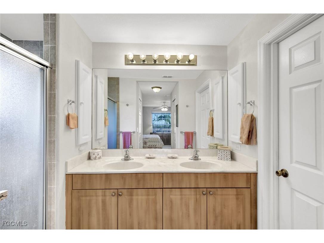 1002 SE 13th Avenue Cape Coral FL 33990 2025020331 image15