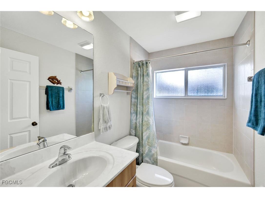 1002 SE 13th Avenue Cape Coral FL 33990 2025020331 image18