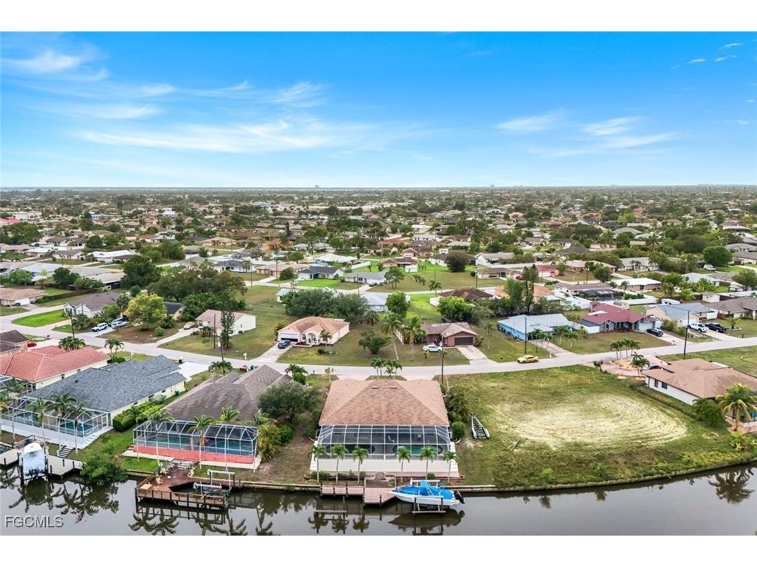 1002 SE 13th Avenue Cape Coral FL 33990 2025020331 image32