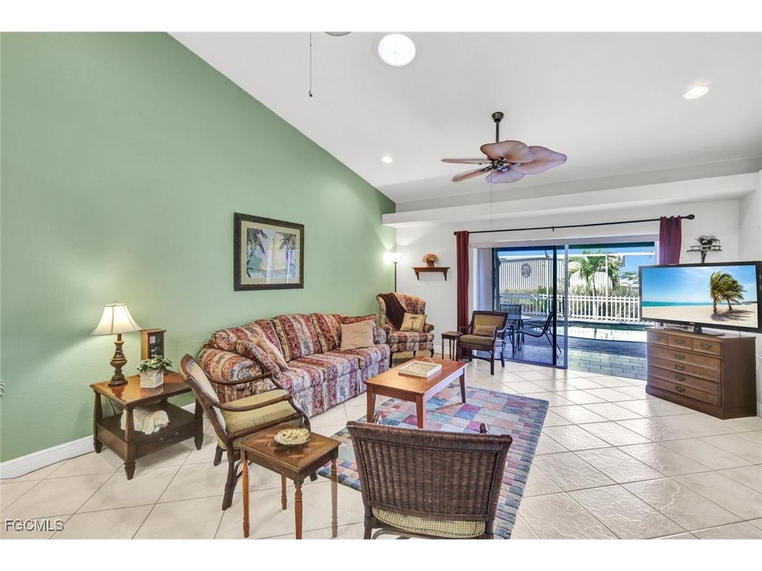 1002 SE 13th Avenue Cape Coral FL 33990 2025020331 image5