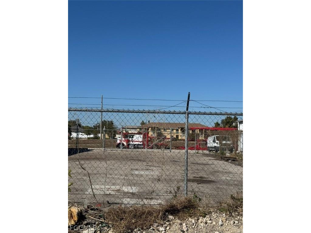 1002 SE 9th Street Cape Coral FL 33990 2026009114 image19