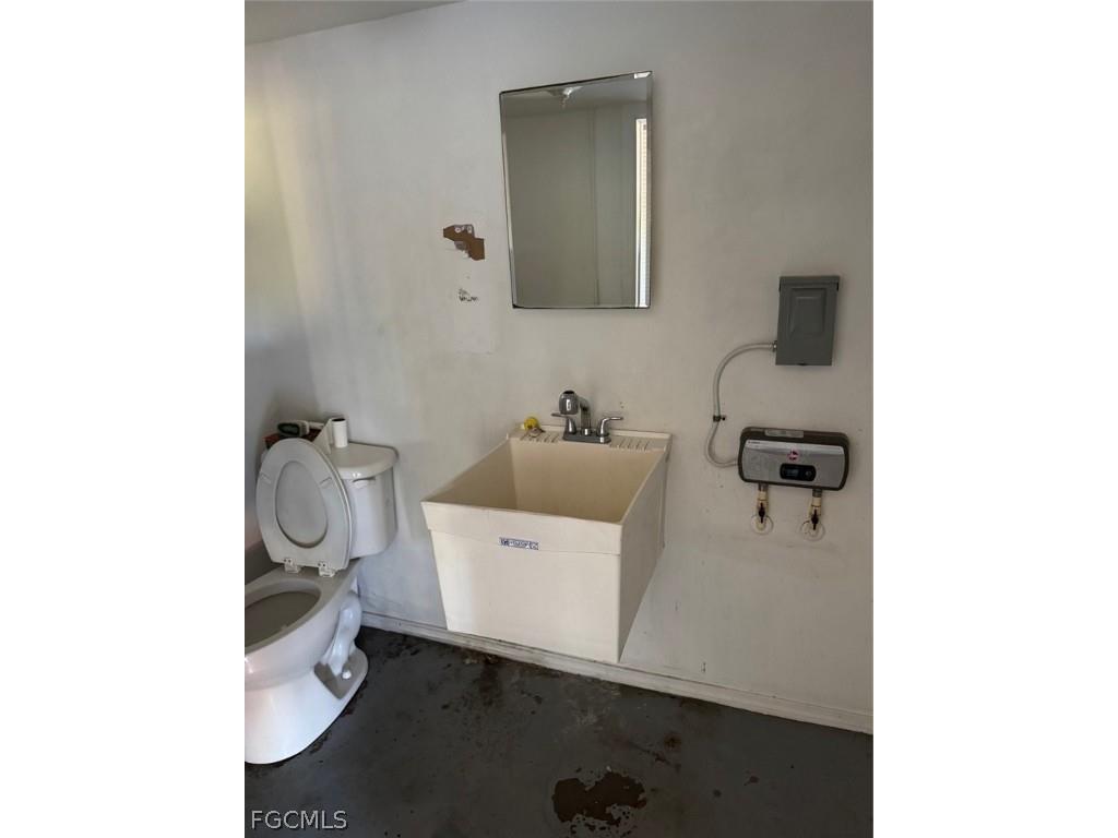 1002 SE 9th Street Cape Coral FL 33990 2026009114 image34