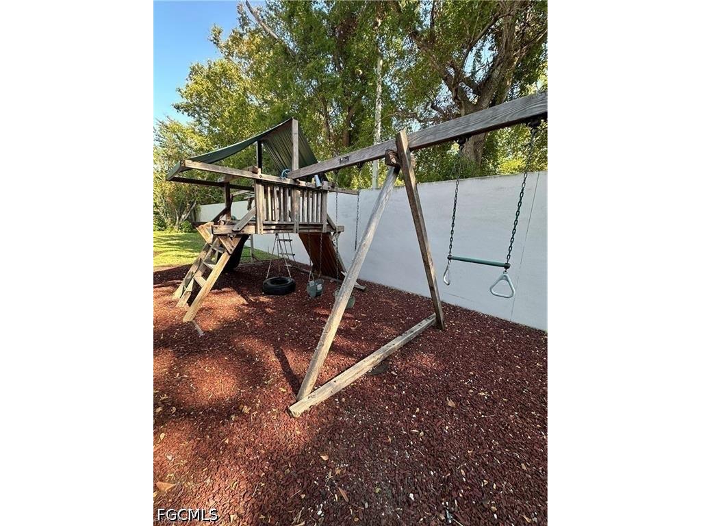 10020 Magnolia Pointe Fort Myers FL 33919 2026020656 image32