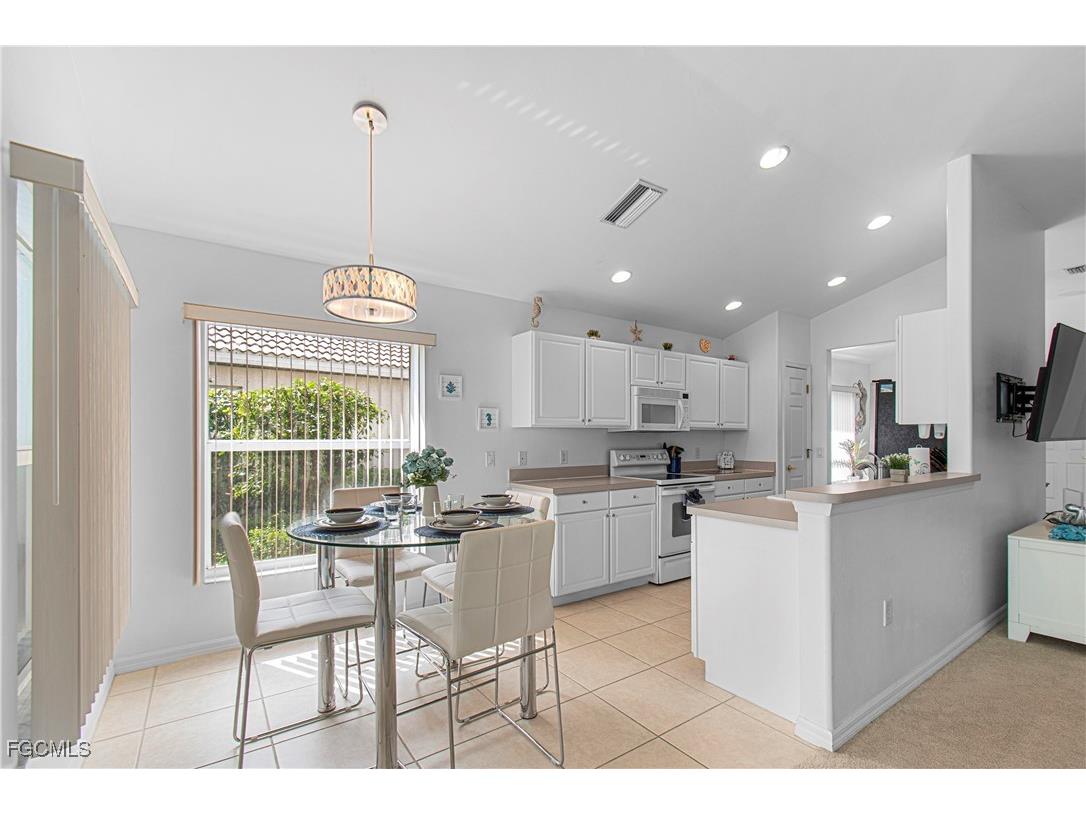 10021 Colonial Country Club Boulevard Fort Myers FL 33913 2025010513 image11