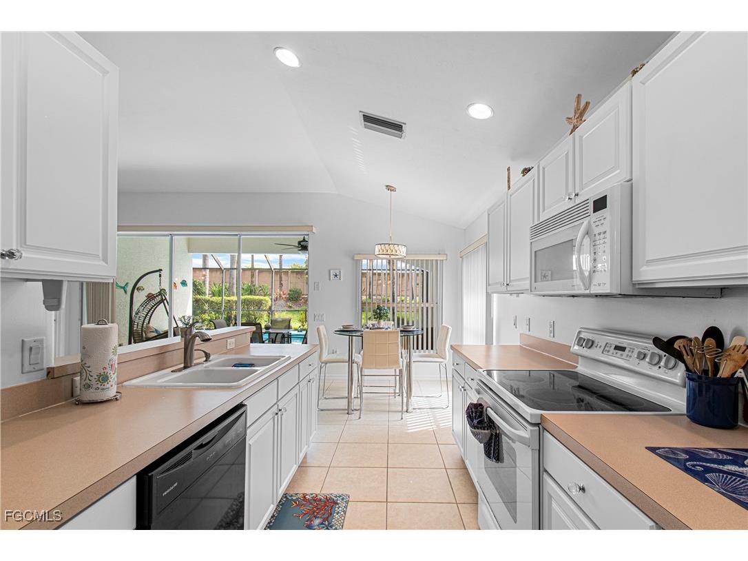 10021 Colonial Country Club Boulevard Fort Myers FL 33913 2025010513 image13