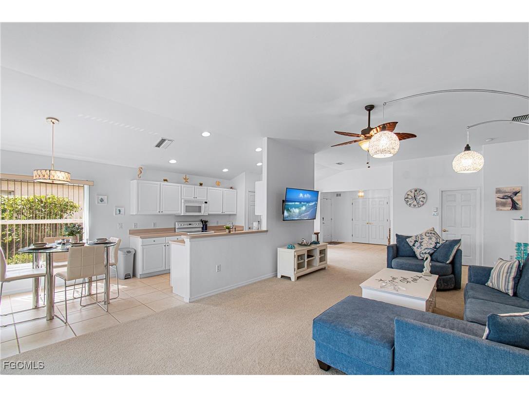 10021 Colonial Country Club Boulevard Fort Myers FL 33913 2025010513 image14