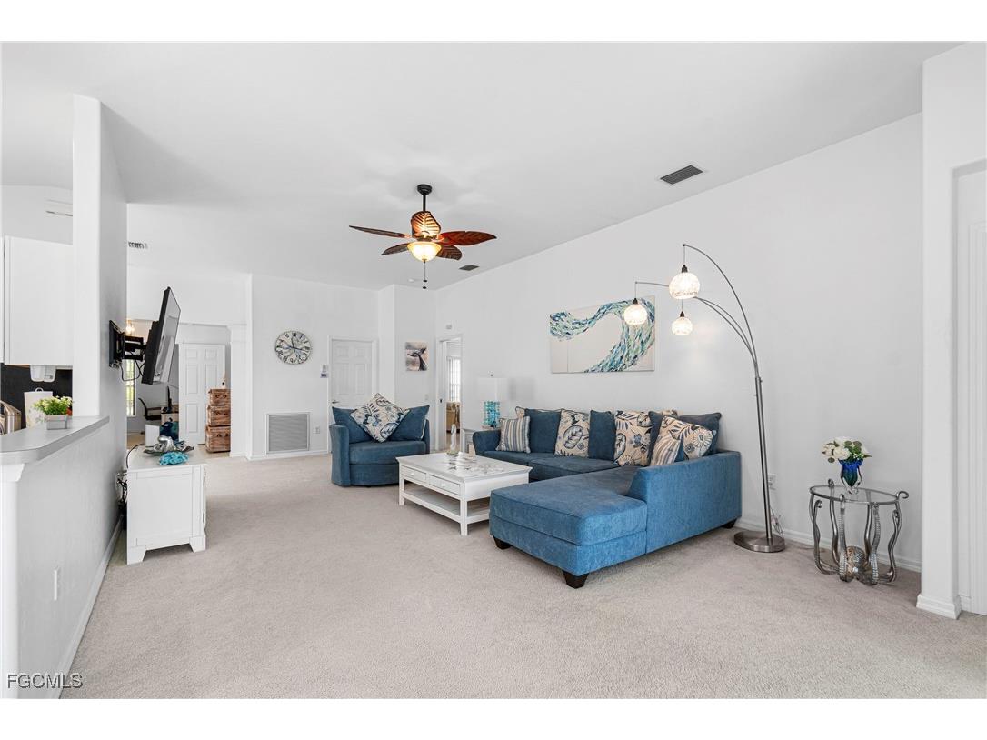 10021 Colonial Country Club Boulevard Fort Myers FL 33913 2025010513 image18