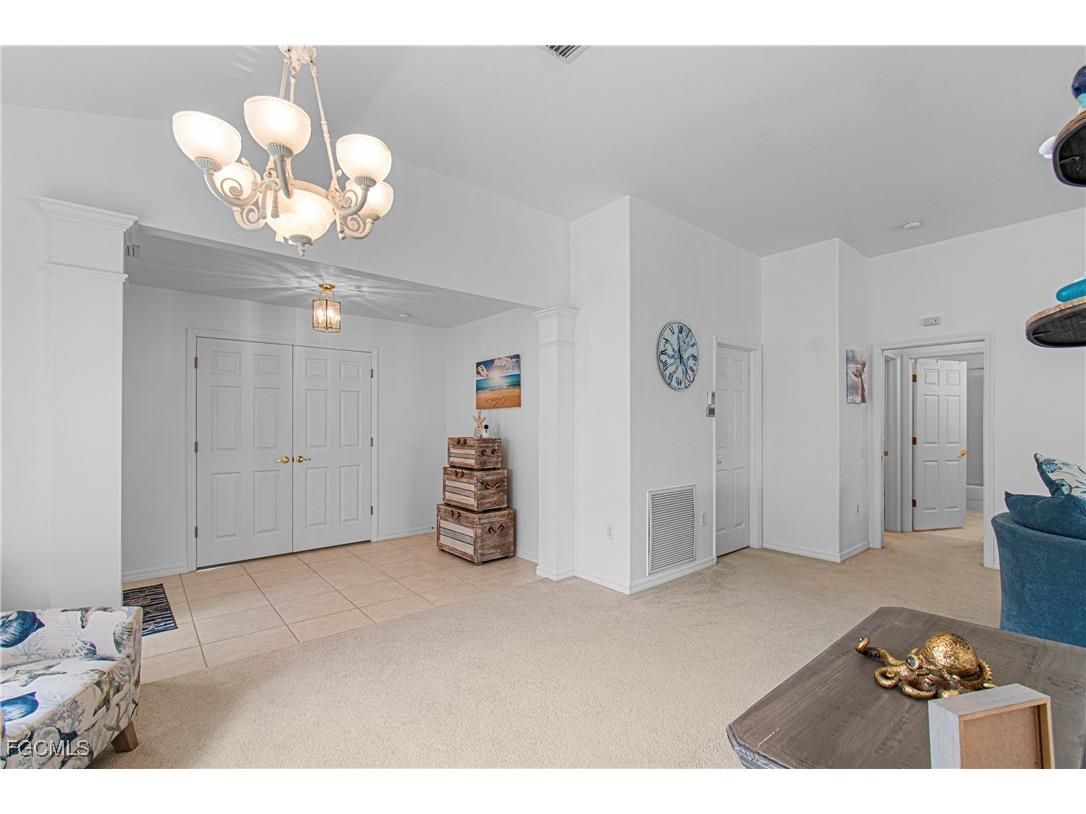 10021 Colonial Country Club Boulevard Fort Myers FL 33913 2025010513 image4