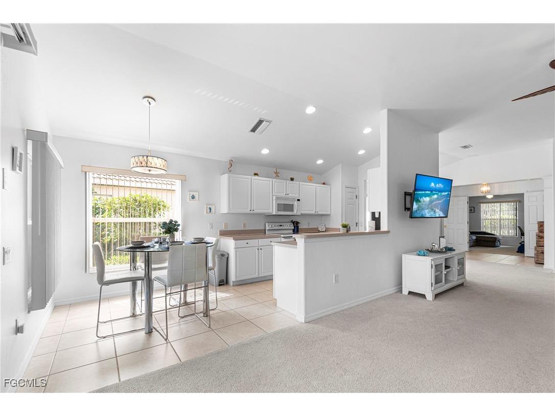 10021 Colonial Country Club Boulevard Fort Myers FL 33913 2025010513 image7