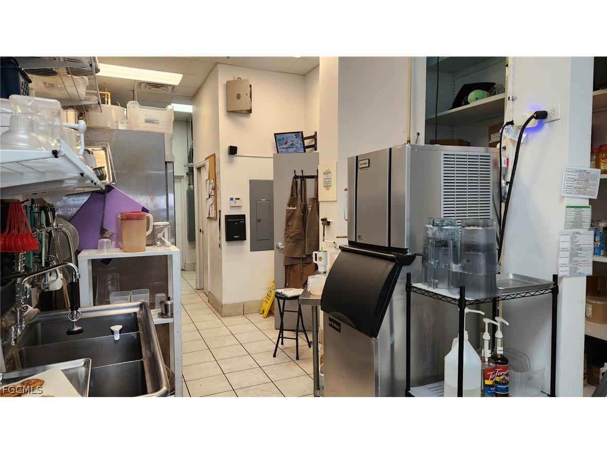  Fort Myers 33913 2025026279 image21