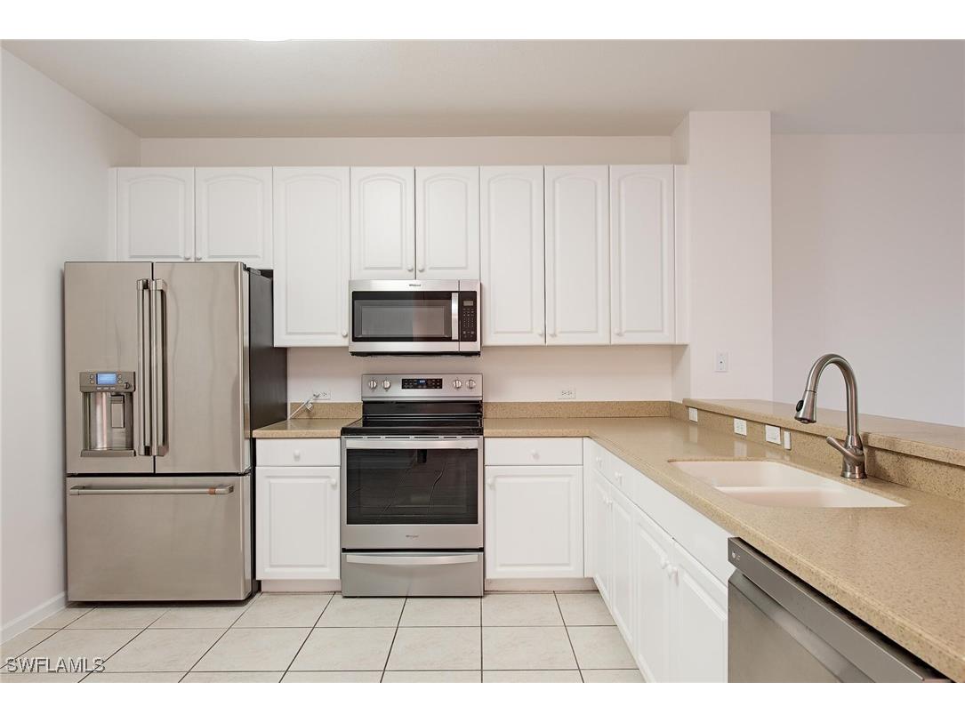 10025 Heather Lane #702 Naples FL 34119 225012687 image4