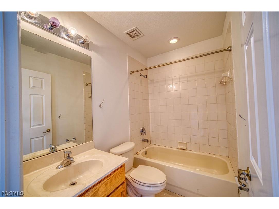 10027 Salina Street Fort Myers FL 33905 2026011903 image28
