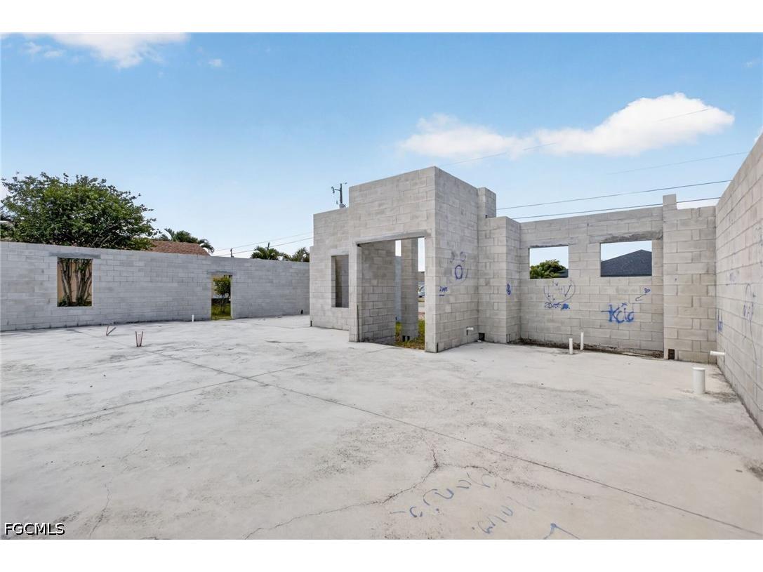 1003 NE 10th Place Cape Coral FL 33909 2026019597 image18