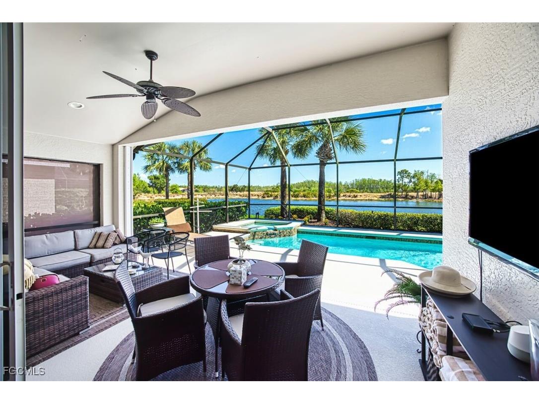 10037 Oakhurst Way Fort Myers FL 33913 2025018018 image1