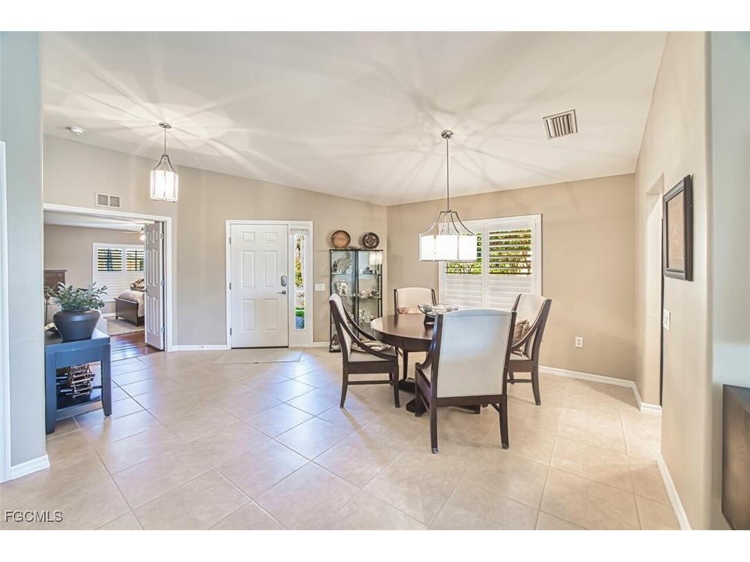 10037 Oakhurst Way Fort Myers FL 33913 2025018018 image9