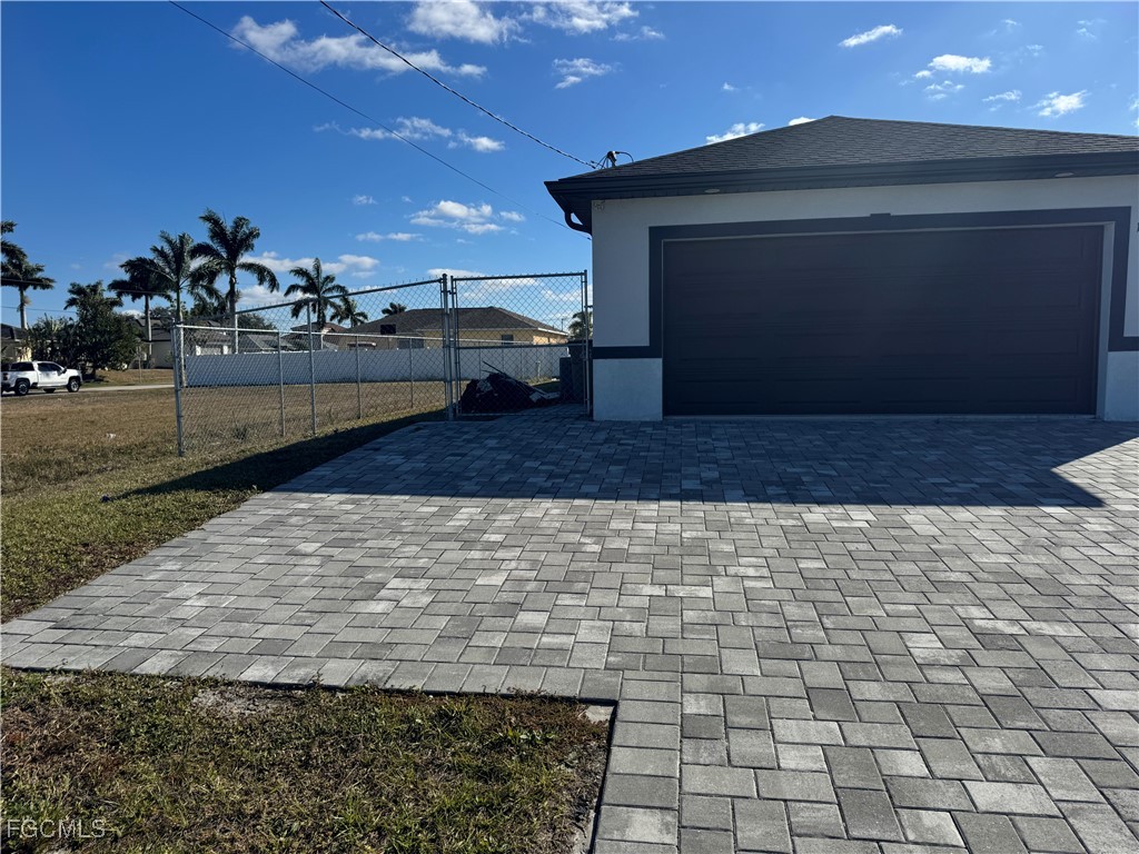 1004 Diplomat Parkway W Cape Coral FL 33993 2026005659 image2