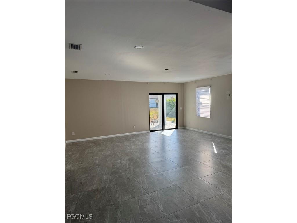 1004 Diplomat Parkway W Cape Coral FL 33993 2026005659 image4