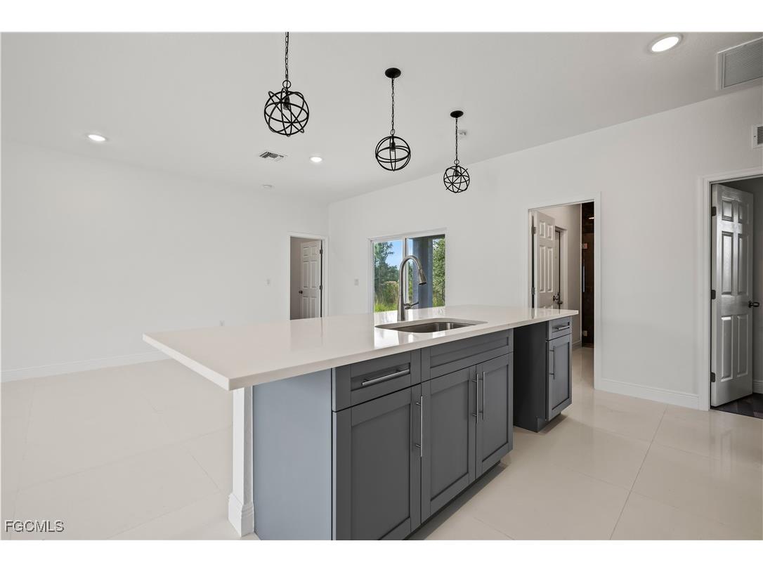 1004 E 10th Street Lehigh Acres FL 33972 2025000304 image4