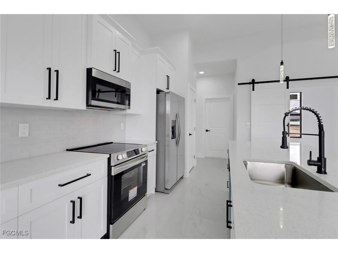 1004 NE 43rd Terrace Cape Coral FL 33909 2026006415 image9