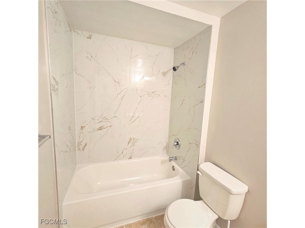 1004 SE 24th Avenue Cape Coral FL 33990 2025020118 image20