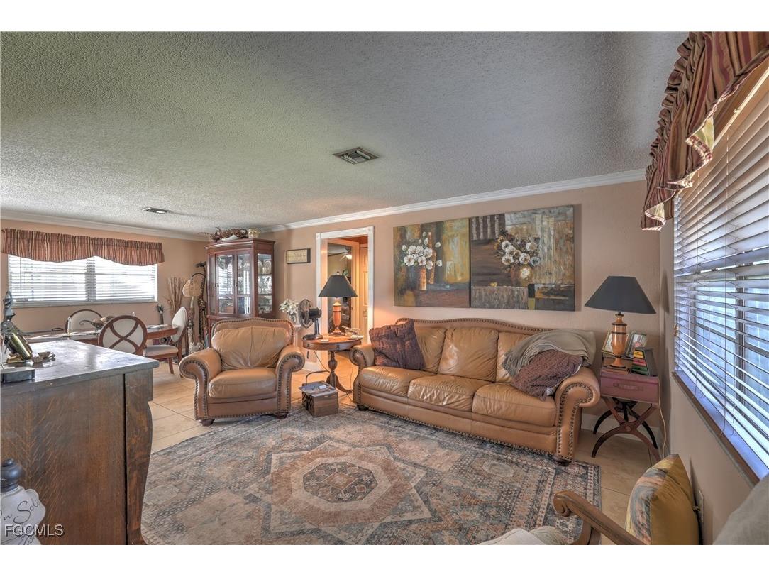 1004 SE 25th Terrace Cape Coral FL 33904 2025023369 image3