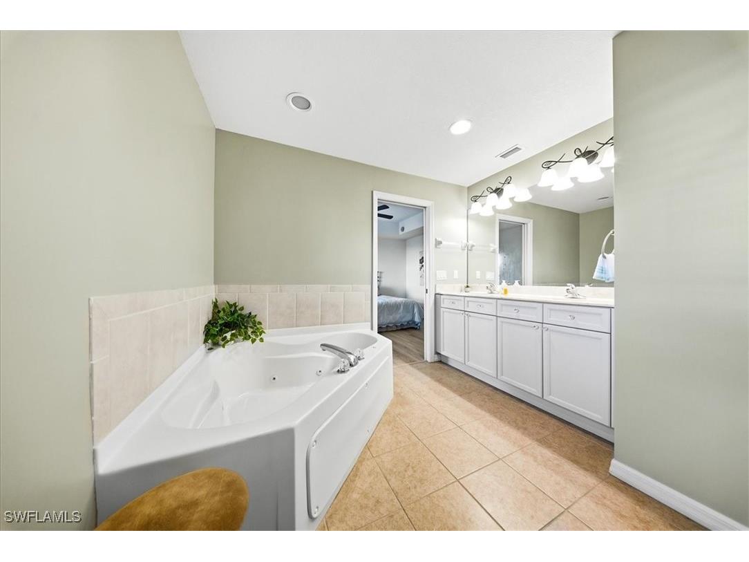 10041 Lake Cove Drive #202 Fort Myers FL 33908 226003237 image16