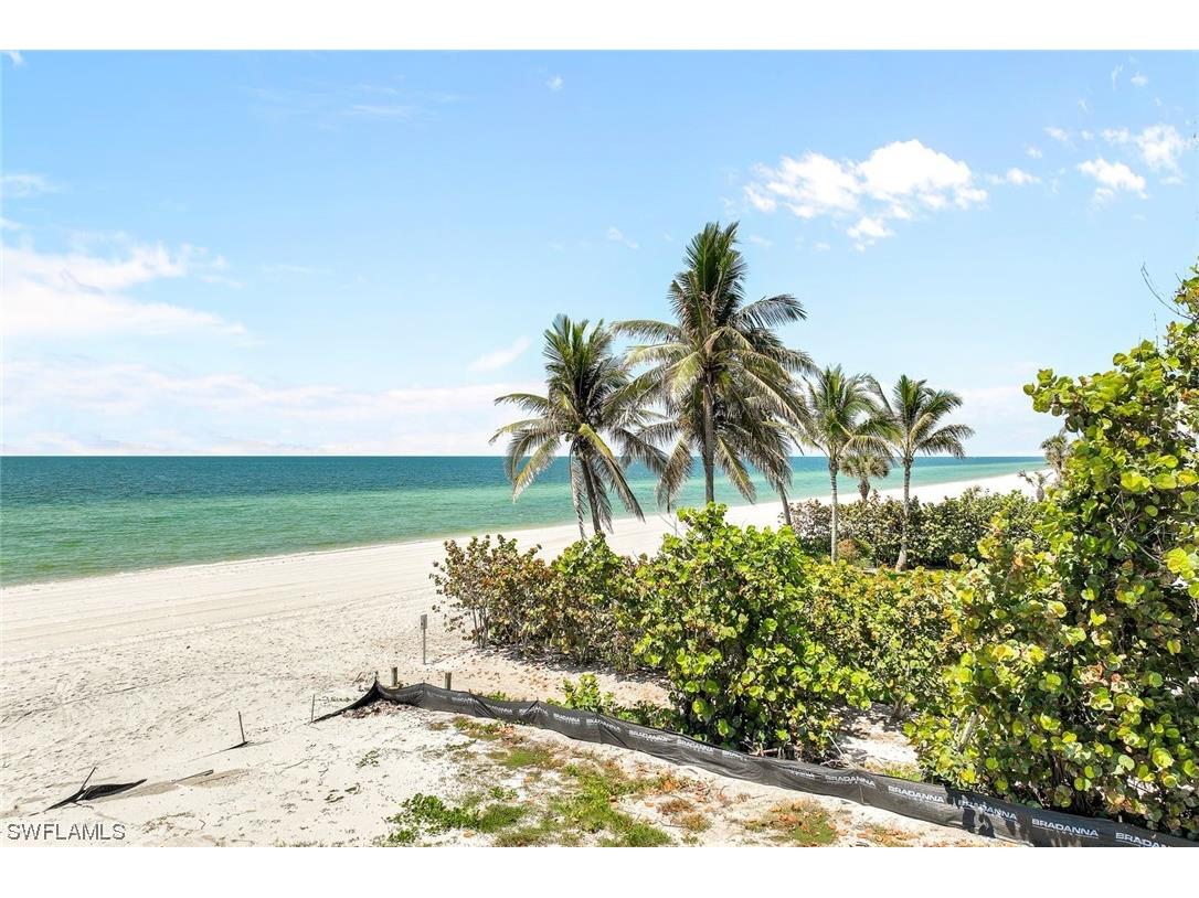 10047 Gulf Shore Drive Naples FL 34108 224014762 image10