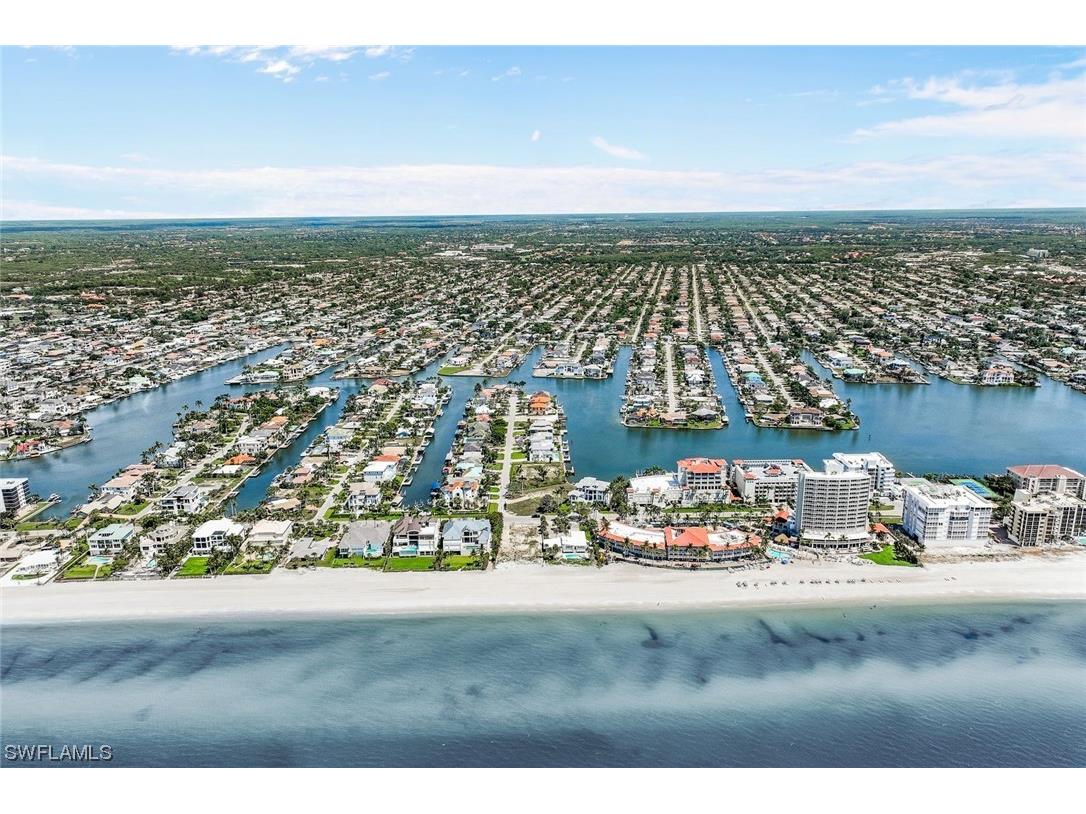 10047 Gulf Shore Drive Naples FL 34108 224014762 image14