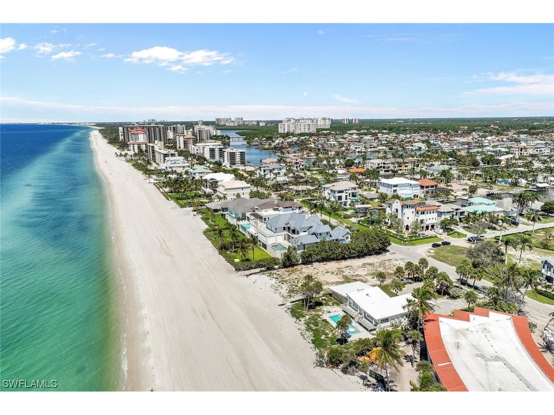10047 Gulf Shore Drive Naples FL 34108 224014762 image15