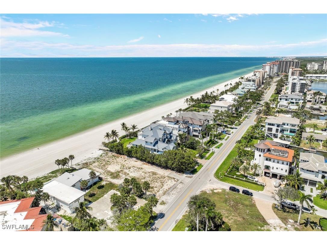 10047 Gulf Shore Drive Naples FL 34108 224014762 image16