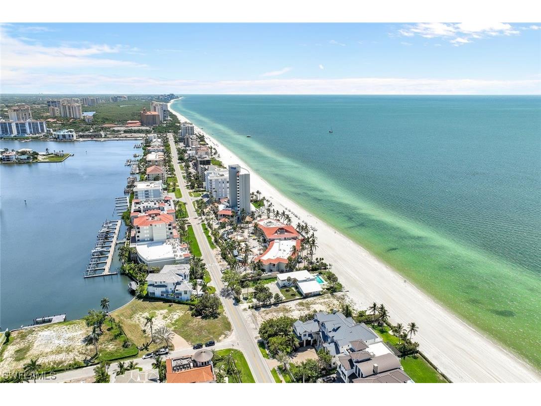 10047 Gulf Shore Drive Naples FL 34108 224014762 image18